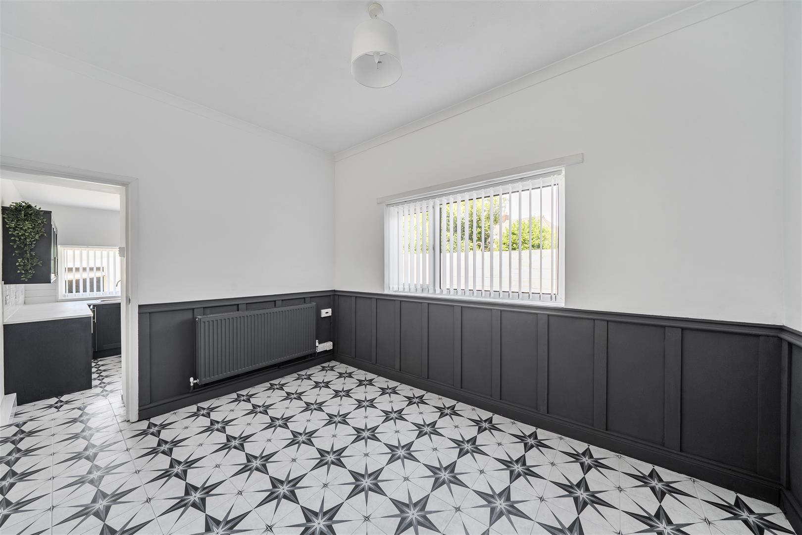 Ravenhill Road, Ravenhill, Swansea, SA5 5AN